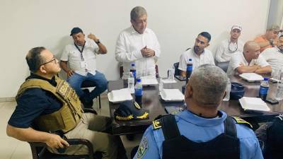 El ministro de Seguridad, Gustavo Sánchez, se reunió con autoridades locales, departamentales y sociedad civil, prometiéndoles reforzar las deficiencias y pidió el apoyo de todos los sectores.