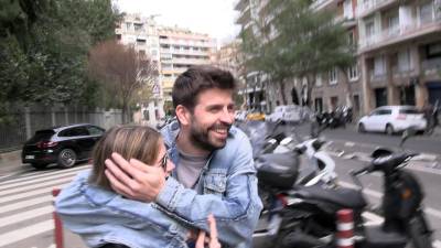 Clara Chía Marti y Piqué en las calles de Barcelona, el pasado lunes.