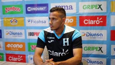Edwin Rodríguez en conferencia de prensa previo al entrenamiento de la selección de Honduras.