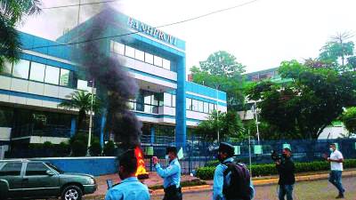 Miembros de colectivos y exempleados afines a Libre.