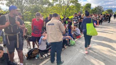 Cientos de migrantes procedentes de Honduras y otros países fueron retenidos por las autoridades migratorias guatemaltecas.