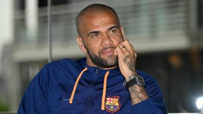 Dani Alves salió a primera hora de este lunes de prisión luego de haber estado encarcelado 14 meses en Brians 2 de Barcelona.