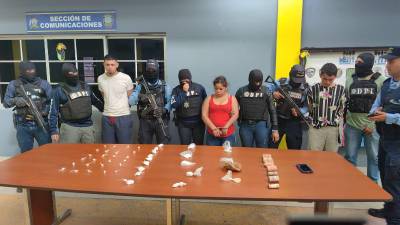 Fotografía muestra a los detenidos este jueves en Copán, occidente de Honduras.