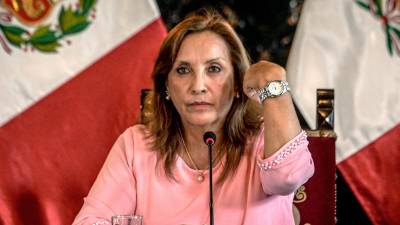 La presidenta peruana, Dina Boluarte, afirmó que los Rolex relojes rolex que lució en varios eventos eran un prestados.