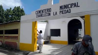 Entrada al Cementerio Municipal “La Piedad” de Chamelecón, San Pedro Sula.