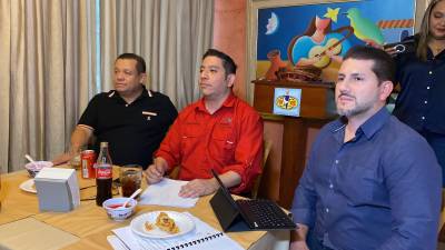 El ministro de Energía Erick Tejada, llegó a La Ceiba y en una reunión con empresarios locales y el alcalde ceibeño Bader Dip les anunció el inicio de reemplazar la actual línea 516 que viene de El Cajón.