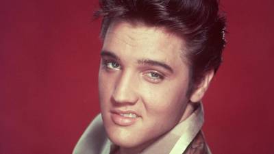 Elvis Presley falleció el 16 de agosto de 1977, a los 42 años.