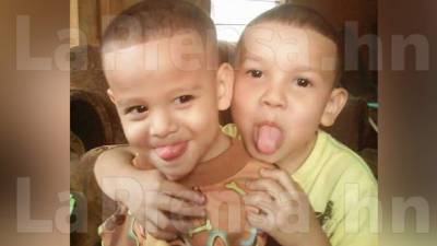 Undated picture released by Andina Agency of the remains of some 227 children allegedly offered in a sacrifice ritual by the pre-Columbian culture Chimu, uncovered by archaeologists in the Pampa La Cruz sector in Huanchaco, a coastal municipality of Trujillo, 700 km north of Lima. - A group of archeologists have discovered the remains of 227 children on Peru's north coast that were ritually sacrificed during the pre-Columbian Chimu culture, the biggest ever discovery of child sacrifice in the world. (Photo by LUIS PUELL / ANDINA / AFP) / RESTRICTED TO EDITORIAL USE - MANDATORY CREDIT 'AFP PHOTO / ANDINA / PROGRAMA ARQUEOLOGICO HUANCHACO / LUIS PUELL ' - NO MARKETING NO ADVERTISING CAMPAIGNS - DISTRIBUTED AS A SERVICE TO CLIENTS