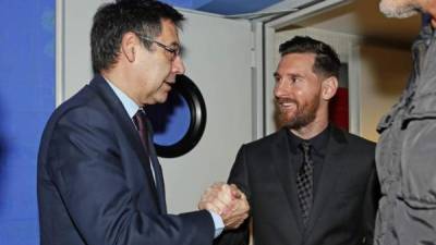 Josep Bartomeu buscará convencer a Messi de que siga en el FC Barcelona.