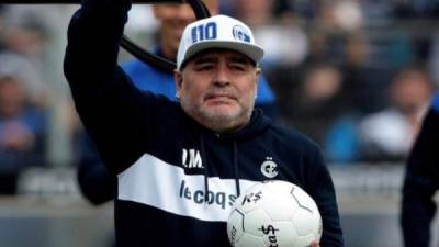 Maradona estaba convaleciente de una operación por un hematoma en la cabeza.