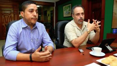 Omar Acosta y Miguel Pon, presidente y gerente de Adecafeh.