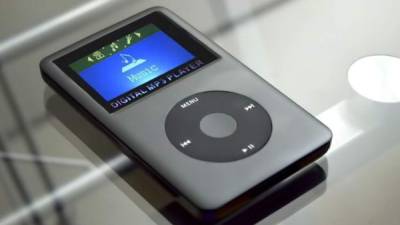 Reproductor MP3 iPad de Apple. El uso de este dispositivo ayudó a popularizar el formato entre los jóvenes.