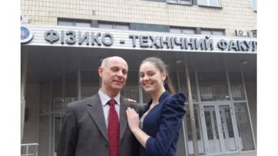 La relación entre Víctor Tolstykh de 57 años y Margarita Peshcherova de 17 años no es delito según las leyes de Ucrania.