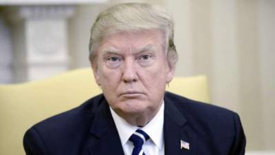 Donald Trump ignora los mensajes en su contra.