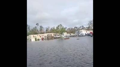 Las inundaciones en Fort Myers también afectaron a los hondureños.