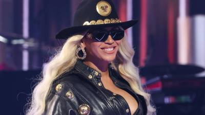 Beyoncé recibió su el Premio Innovador en los iHeartRadio Music Awards 2024.