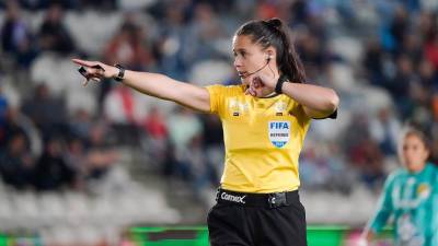 Karen Hernández debutó dentro de la Liga MX Femenil en el 2017, en donde se ha consolidado como una de las mejores, incluso cuenta con el gafete FIFA.
