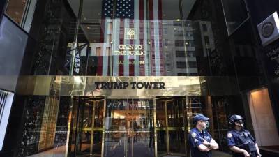 La icónica Torre Trump es uno de los edificios que puede ser confiscado por la Fiscalía de Nueva York si Trump no paga su millonaria fianza.