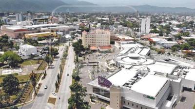 San Pedro Sula cuenta con más de 126 hoteles, cuatro aparta hoteles y 10 hostales. Que suman más de 7,000 camas.