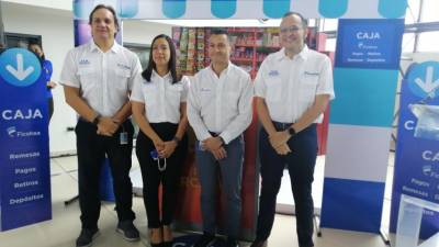 German Castañeda, Fabiola Martínez, Rodrigo Membreño y Leonel Rivas, ejecutivos que participaron en el evento de lanzamiento de la Caja Ficohsa.