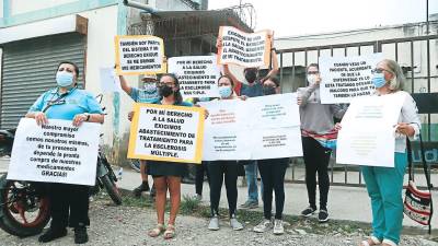 Enfermos de esclerosis y cáncer son de los más afectados con las carencias