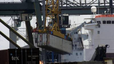 El aumento de las importaciones obedece al alza de las compras de combustibles y lubricantes, suministros industriales procesados y alimentos y bebidas.