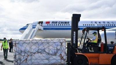 El primer lote de vacunas llegó en un vuelo de Air China a Managua.