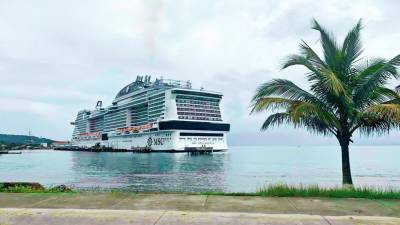 Regidores municipales promocionaron a La Ceiba en convención de cruceros.