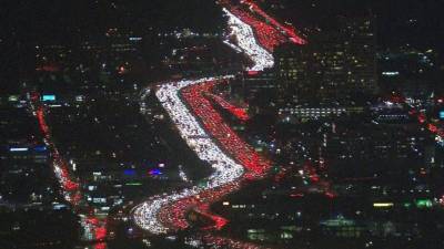 Al menos seis millones de personas saldrán de California para celebrar el Día de Acción de Gracias.