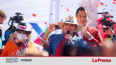 Los líderes opositores hondureños fueron acompañados por cientos de sus simpatizantes en Comayagua.
