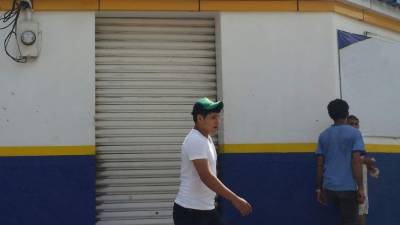 El negocio ha sido asaltado tres veces en la última semana según los empleados.