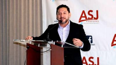 Lester Ramírez, director de Transparencia y Democracia de ASJ, describió el informe.