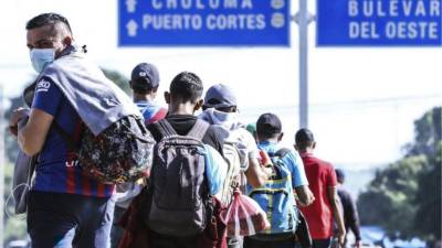 Migrantes hondureños saliendo del país en caravana | Imagen de referencia
