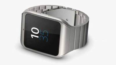 El SmartWatch 3 tiene mayor duración de batería y conectividad propia de GPS.