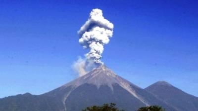 El volcán de Fuego se ubica en la región suroeste de Guatemala.