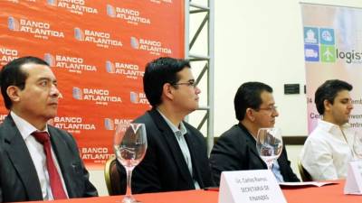 Representantes de la empresa privada y del Gobierno durante el lanzamiento.