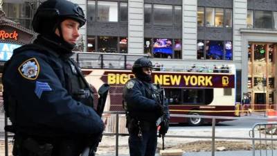 La redada policial ocurre tras el repunte de la violencia armada en Nueva York.