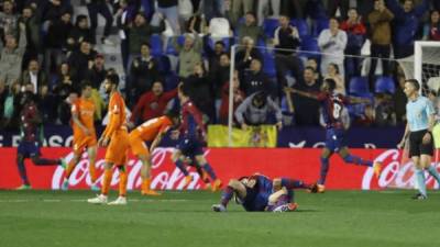 El Málaga perdió contra el Levante y dice adiós a la Liga Española.