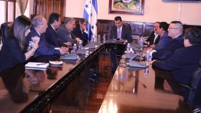 “Esto implica tomar huellas desde los hospitales, y documentar a los menores de 5 a 17 años con un carnet tal y como lo estipula la ley del Registro Nacional de las Personas”, mencionó Gerardo Martínez, subdirector técnico del Registro Nacional de las Personas.