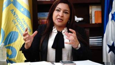Marlene Alvarenga, presidenta del PAC, en un comunicado anunció la suspensión del diputado José Gaidó.