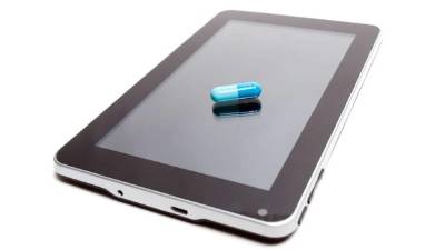 La píldora, una vez ingerida, transmite una señal que se envía a una aplicación móvil.