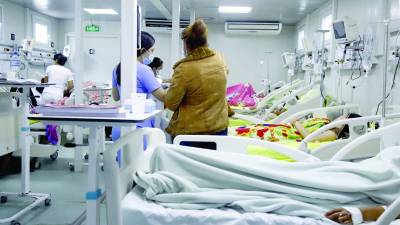 El hospital Mario Rivas habilitó el hospital móvil para atender a los enfermos por dengue.