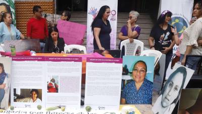 Organizaciones defensoras de las mujeres y derechos humanos se plantaron frente al Ministerio Público exigiendo que no quede en la impunidad el asesinato de la dirigente campesina Margarita Murillo.