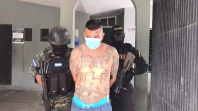 El capturado es Arnold Manaen Leiva Suazo (38), alias EL Cura y El Compa Leiva.