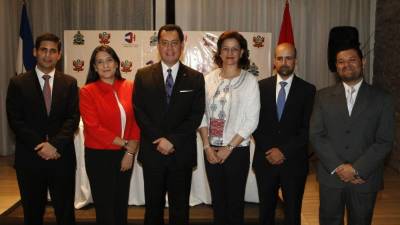 Rachid Maalouf, Lilia Umaña, Guillermo Gonzales, Karen Calidonio, Roberto Calderón y Fabrizio Venero.
