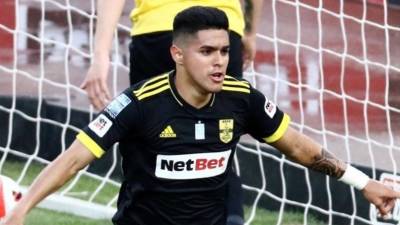 Luis Palma y su festejo tras marcar por primera vez en Grecia. Foto ARIS Salónica.