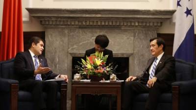 El presidente Hernández cerró su gira por Asia con un encuentro con el presidente de Taiwán, Ma Ying-jeou.