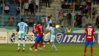 Polémica: El penal que todo Olimpia pidió en la final ante Motagua