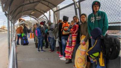 Imagen de migrantes hondureños en la frontera de México. AFP