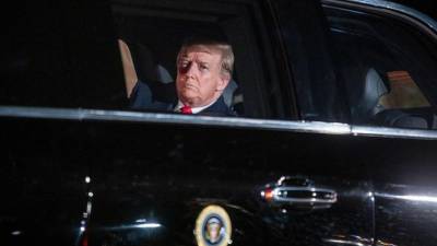 Trump ‘trató de agarrar el volante y se abalanzó sobre un agente del Servicio Secreto’ para tratar de ir al Capitolio, reveló una ex asistente de la Ccasa Blanca.